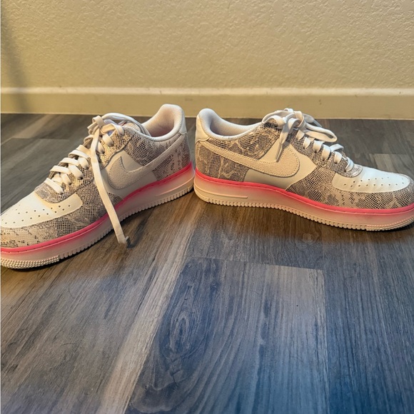 Bedazzled with Swarovski crystals AF1’s with snake print - Picture 2 of 6